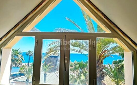 APARTAMENTO  ATICO EN VENTA EN PUERTO DEPORTIVO