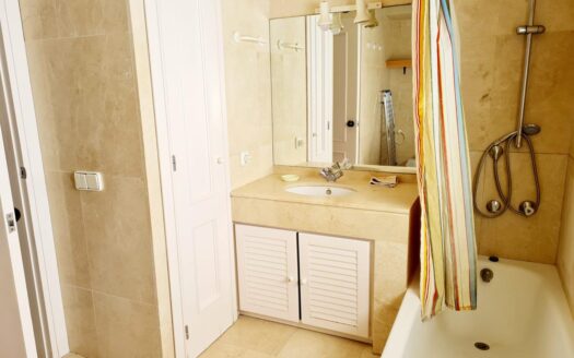 APARTAMENTO  ATICO EN VENTA EN PUERTO DEPORTIVO