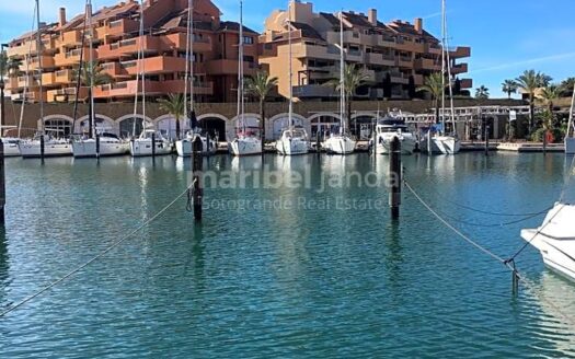 Atraque en venta en La Marina